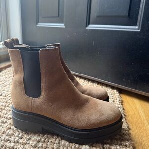 Marc Fisher Women’s LTD Padmia Chelsea Boot